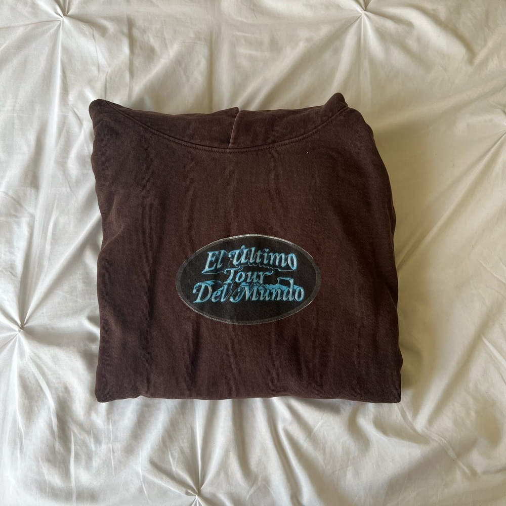 El Ultimo Tour Del Mundo Brown Graphic Sweatshirt